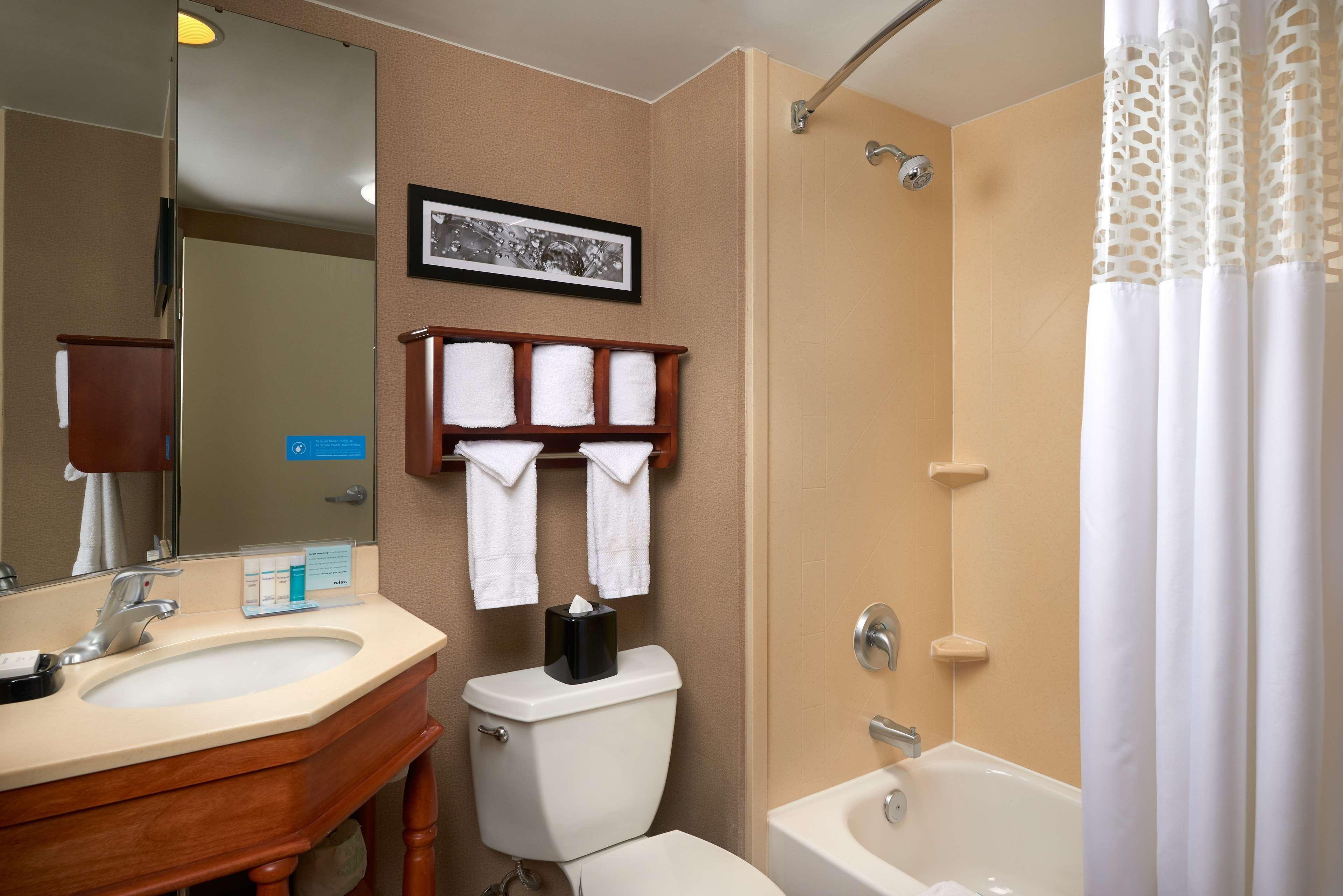 Hotel Hampton Ann Arbor-south 3*